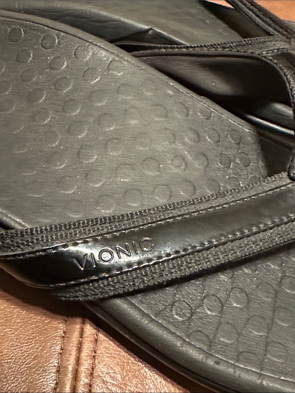 Vionic | Black Tide II Toe-Post Sandal - Women’s 9 - Picture 9 of 10